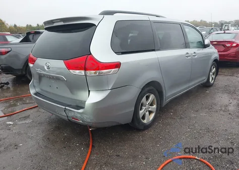 2011 Toyota Sienna Le V6 from USA, damaged, VIN 5TDKK3DC0BS148271